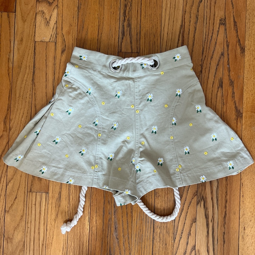 Miaou Floral Embroidered Shorts - Picture 4 of 4